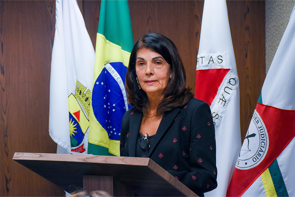 Not---Nucleo-de-Voluntariado-faz-entrega-p-campanha-de-inverno._5.jpg