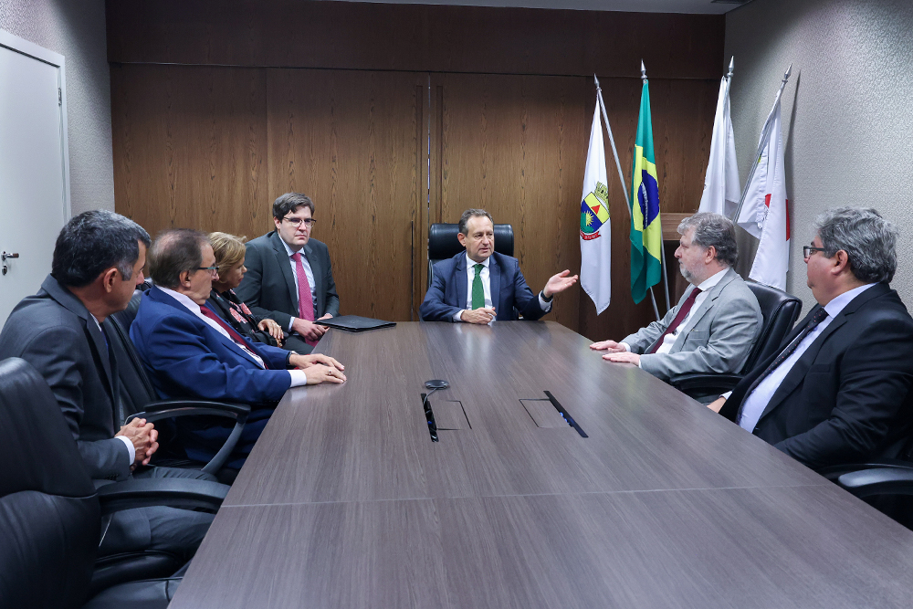 Not-Juiz-Areclides-Rezende-entra-em-exercicio-na-2a-Instancia1.jpg