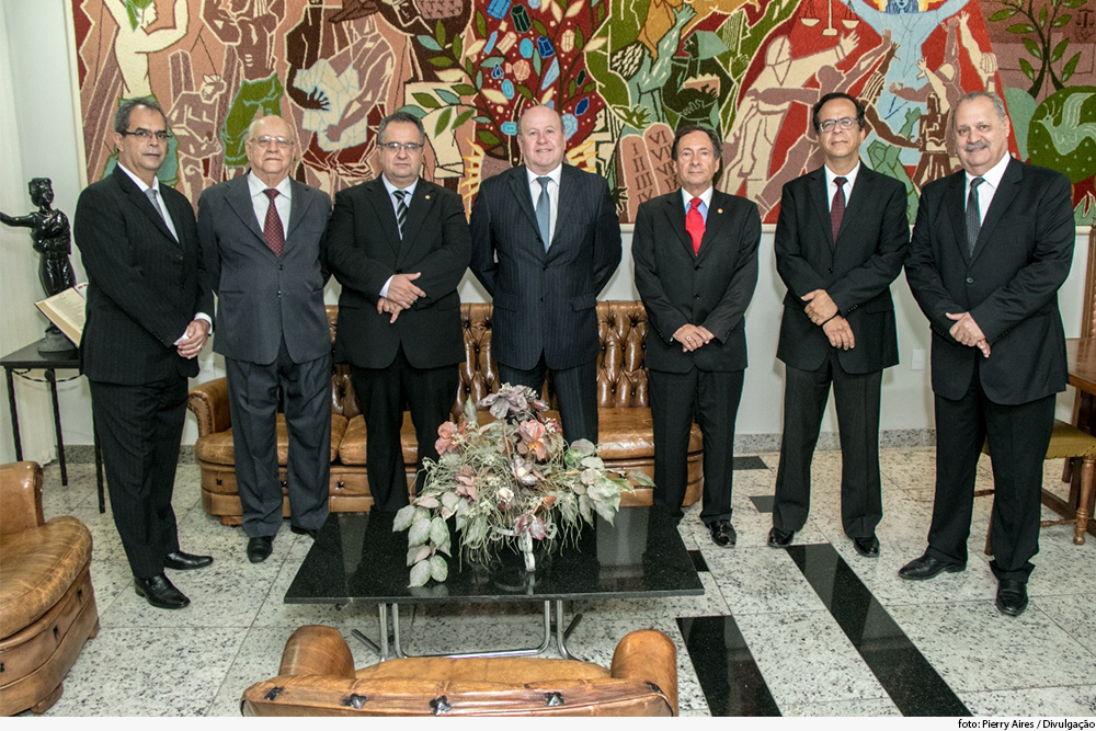noticia1-homenagem-presidente-fadevale.jpg