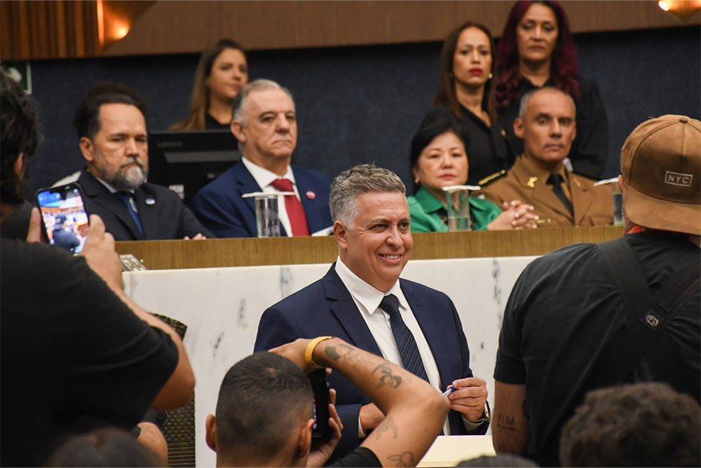 not-posse-prefeito-e-vereadores-assinaturaPosseAlvaro-Damiao.jpg