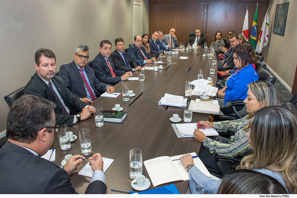 noticia02_07-05-19---Reuniao-Mutirao-Carcerario.jpg