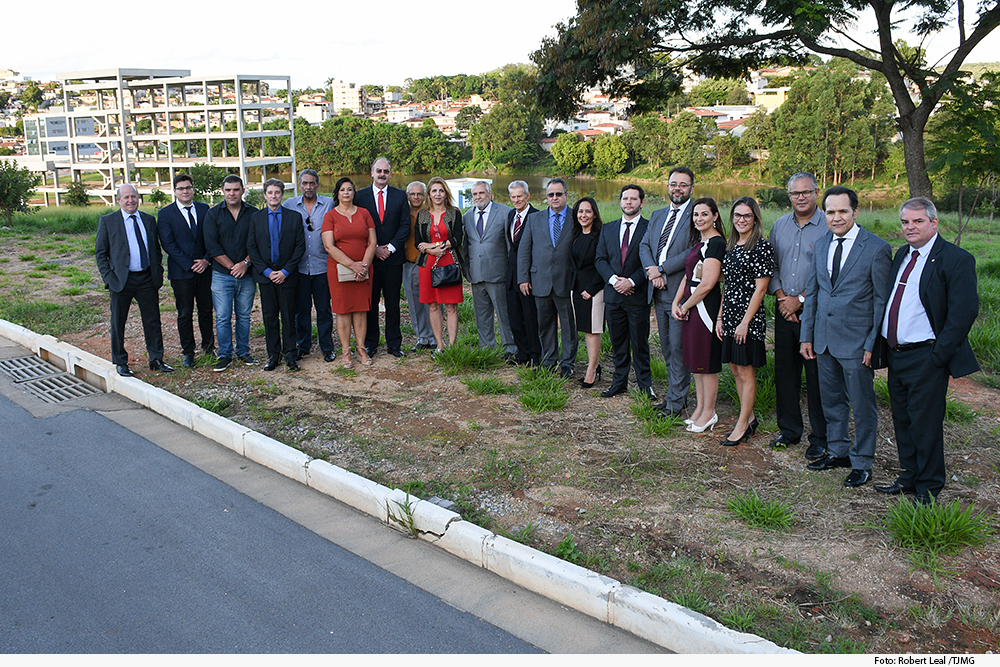 noticia-6-anuncio-do-forum-de-itauna.jpg