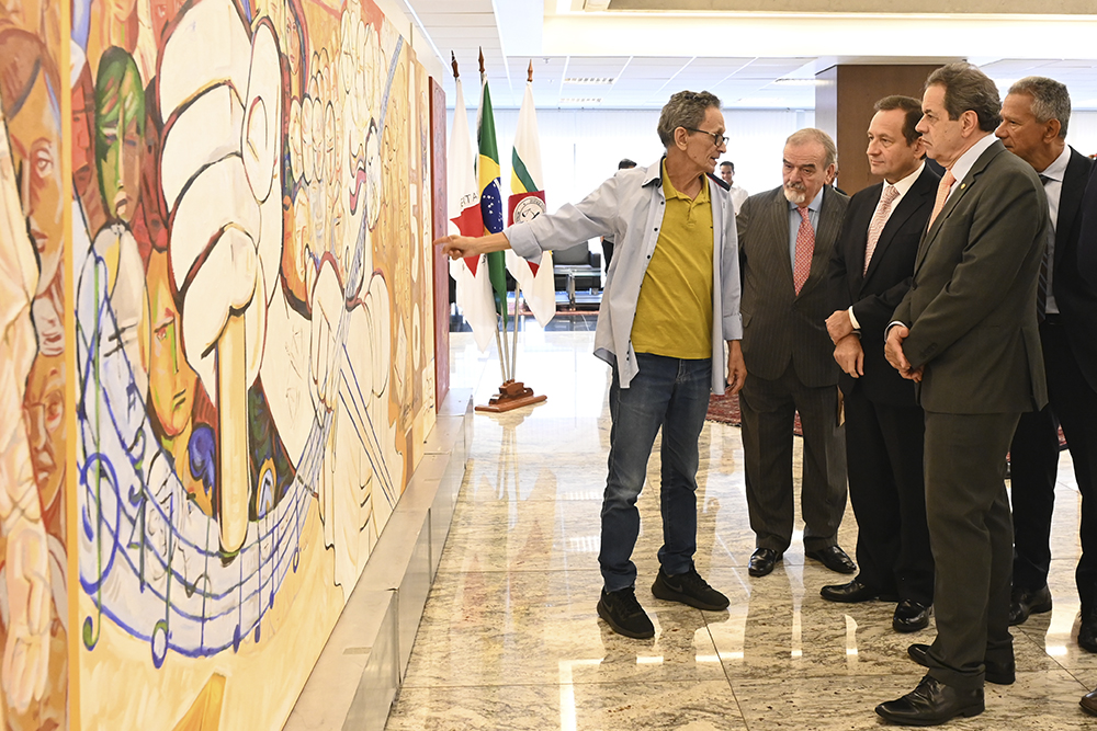 Not-10---Doacao-do-painel-do-artista-plastico-Heleno-Nunes.jpg