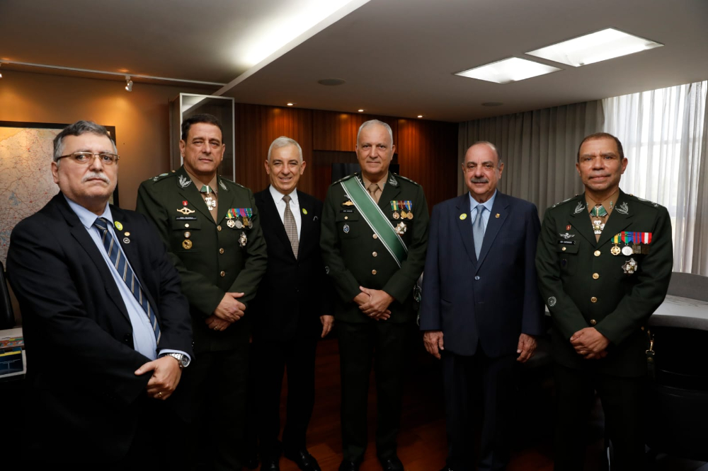 not-trocacomando-exercito4.jpg