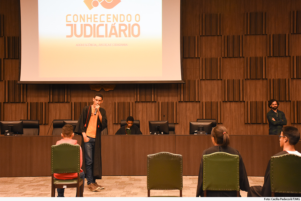 noticia4-conhecendo-judiciario-pleno-estudantes.jpg