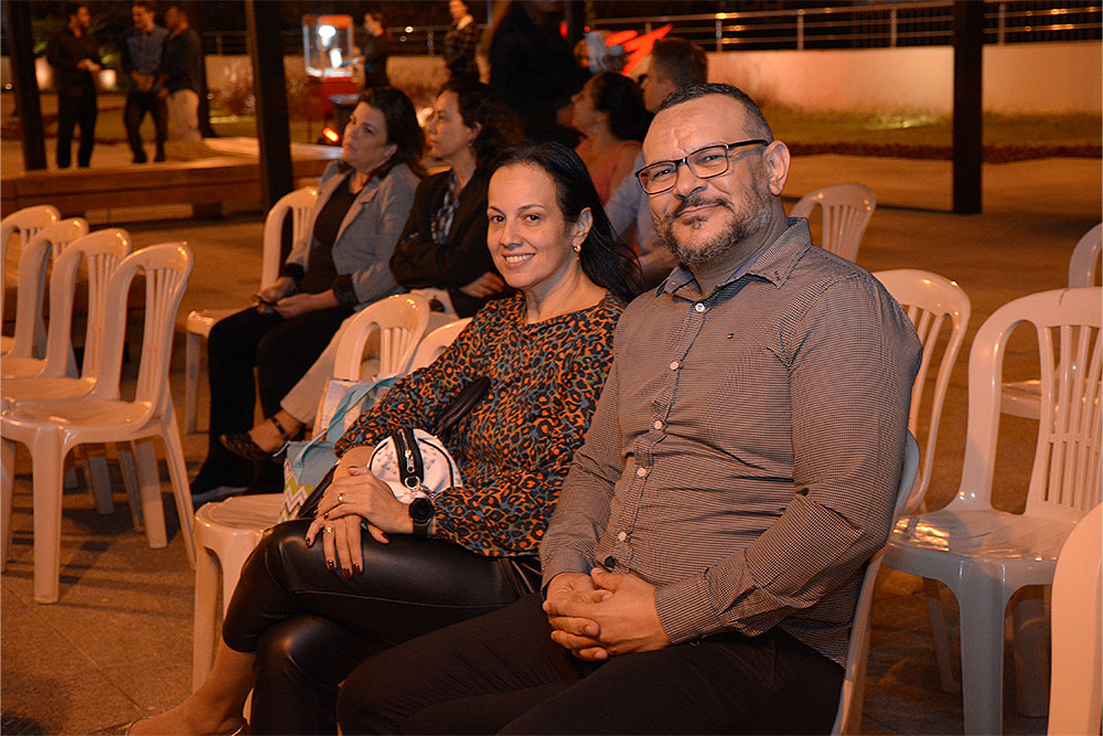Not---Intervalo-Cultural---Fim-de-tarde.-No-jardim-do-TJ6.jpg