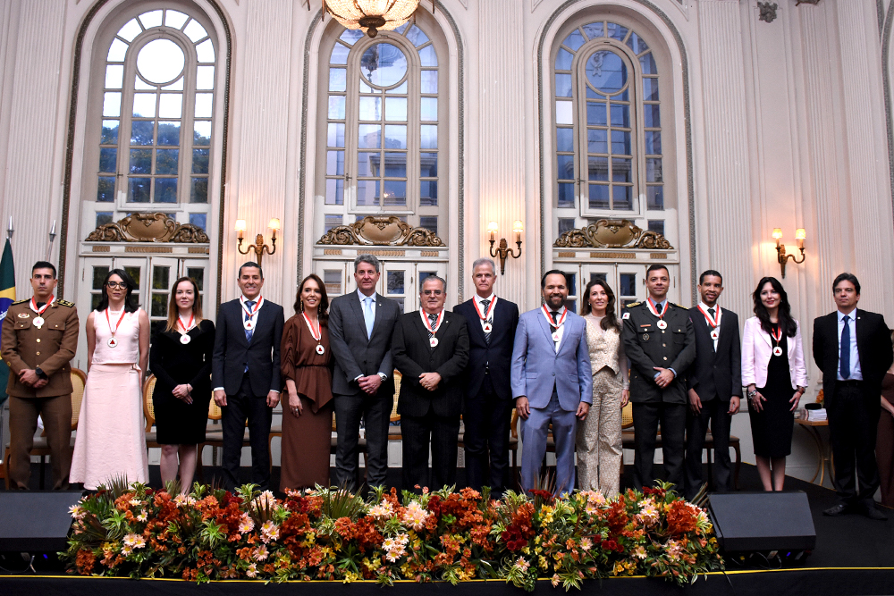 Not Medalha da AGE. Desembargadores Ramom Tacio e Rogerio Medeiros.4.jpg