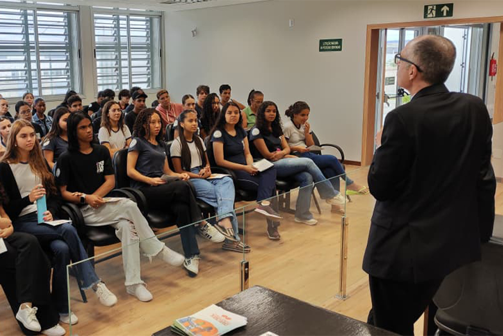 Not Conhecendo o Judiciario em Minas Novas.4.jpg