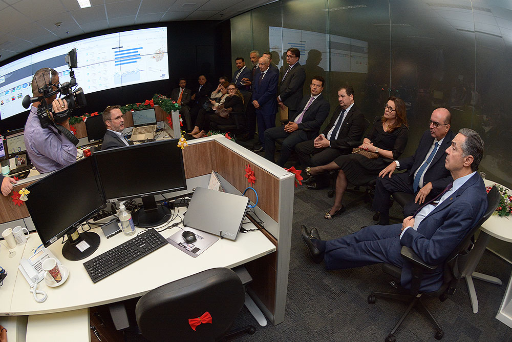 Not---Presidente-Jose-Arthur-Filho-apresenta-o-LAPIDAR-ao-ministro-Barroso3.jpg
