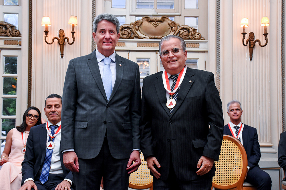 Not Medalha da AGE. Desembargadores Ramom Tacio e Rogerio Medeiros.5.jpg
