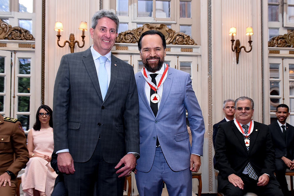 Not Medalha da AGE. Desembargadores Ramom Tacio e Rogerio Medeiros.6.jpg