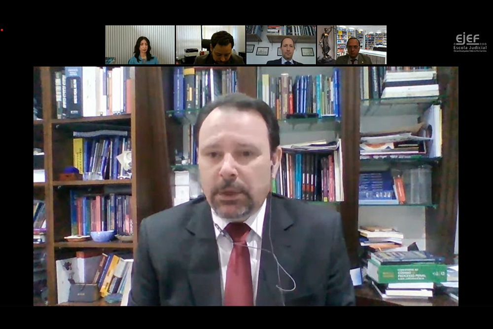 NOT3---Ciclo-de-Debates-Penais-e-Processuais-Penais--O-papel-da-vitima-em-um-processo-penal-justo---DR-DOUGLAS.jpg