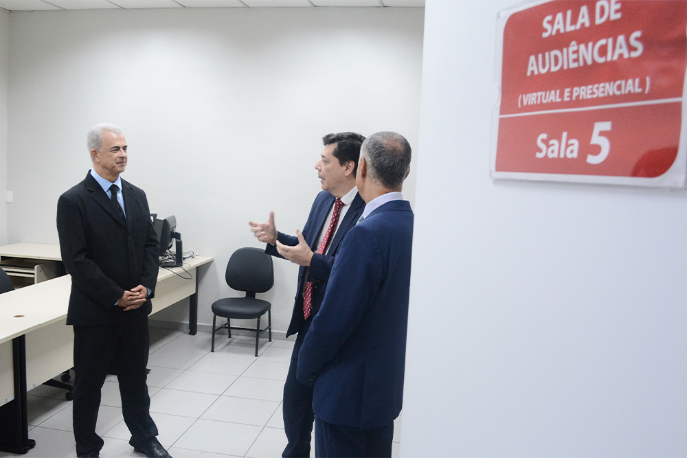 Not---Visita-ao-forum-do-VN-TRF6.--4----jpg.jpg