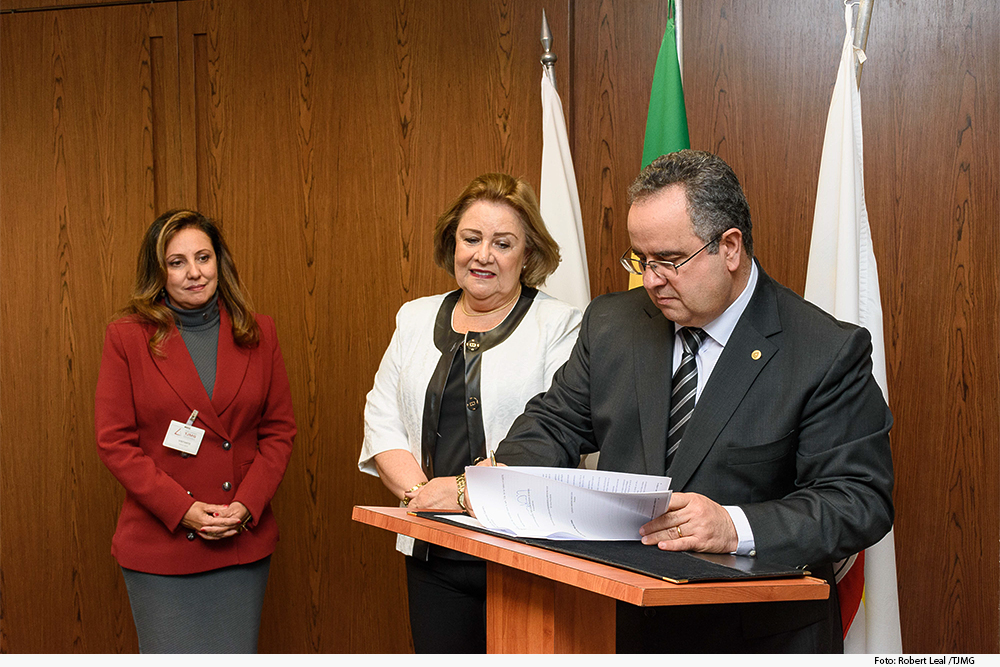 noticia1-termo-de-coopera_ao-tec-imobiliario.jpg