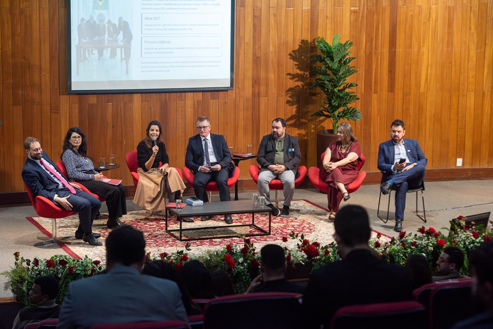Not-Seminario-Nacional-sobre-acolhimento-familiar-4.jpg