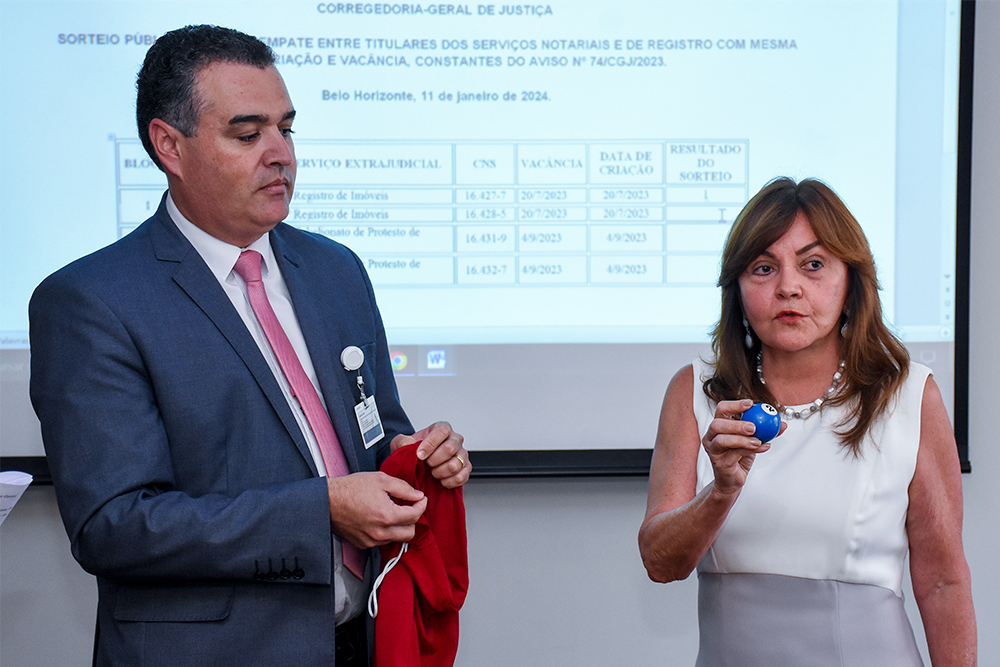 Not---Corregedora-em-exercicio_-des-Yeda-Athias-em-sorteio-publico-de-serventias._4.jpg