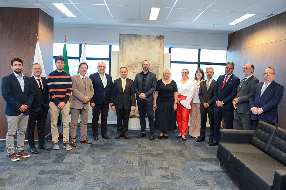 Not-Visita-comitiva-da-Republica-Tcheca_-com-equipes-do-GMF-e-da-FBAC--3----.jpg