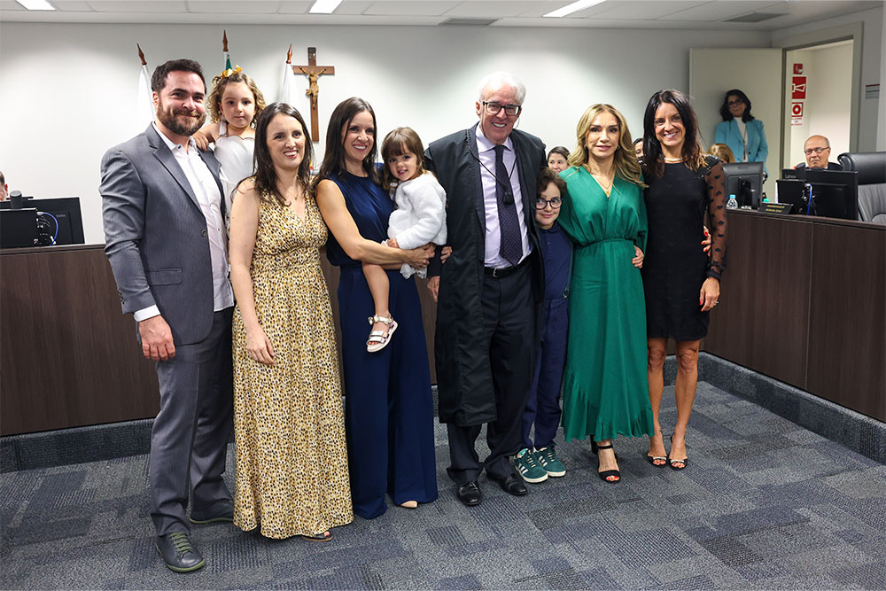 Not-despedida-DesMoreiraDiniz-familia.jpg