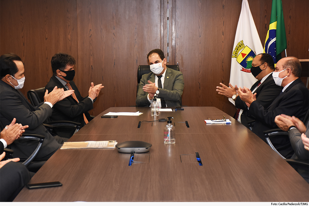 not-Entrega-simbolica-alvara-Procurador-Geral-Justica1.jpg