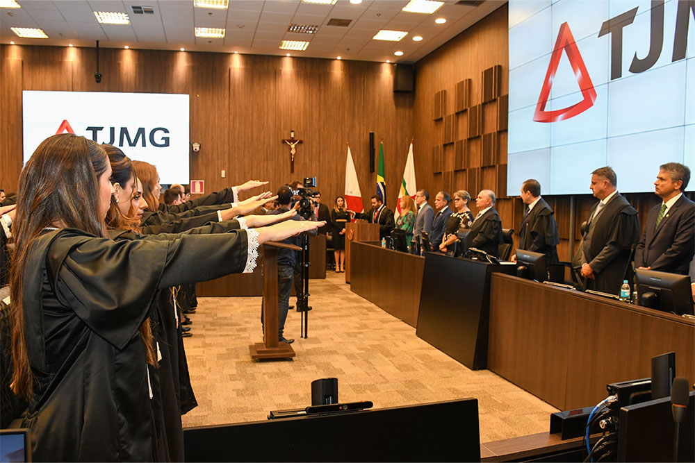 Not-posse-juizes-juramento.jpg