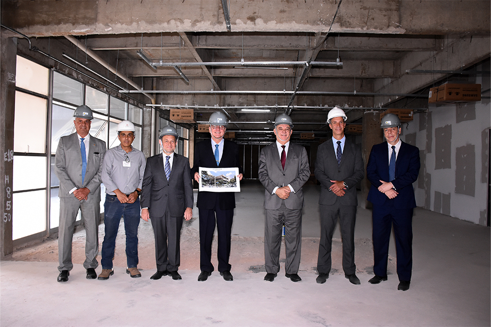Not---Presidente-Jose-Arthur-visita-a-reforma-do-Forum-Lafayette._2.jpg
