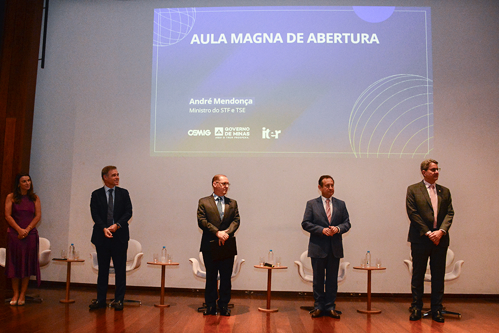 Not---Aula-Magna-do-Curso-de-Litigancia-Predatoria-e-Abusiva_-ministrada-pelo-Ministro-Andre-Mendonca-5-.jpg