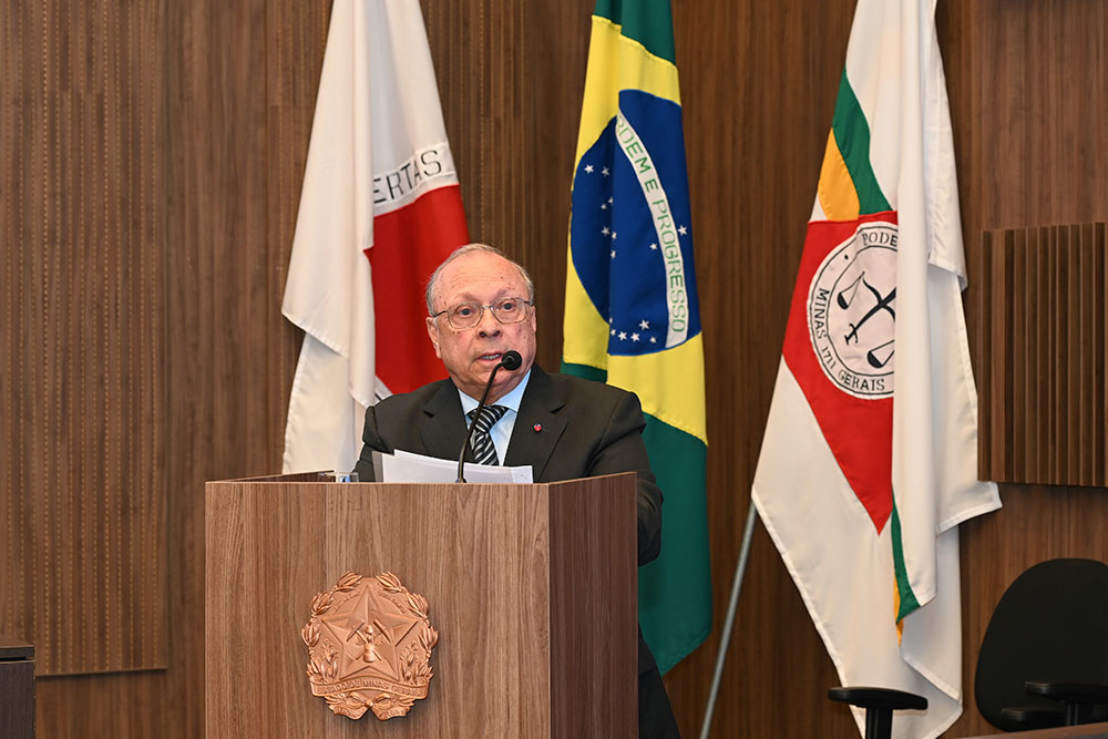 Not-10---Sessao-Tribunal-Pleno-Despedida-Des.-Caetano-Levi.jpg