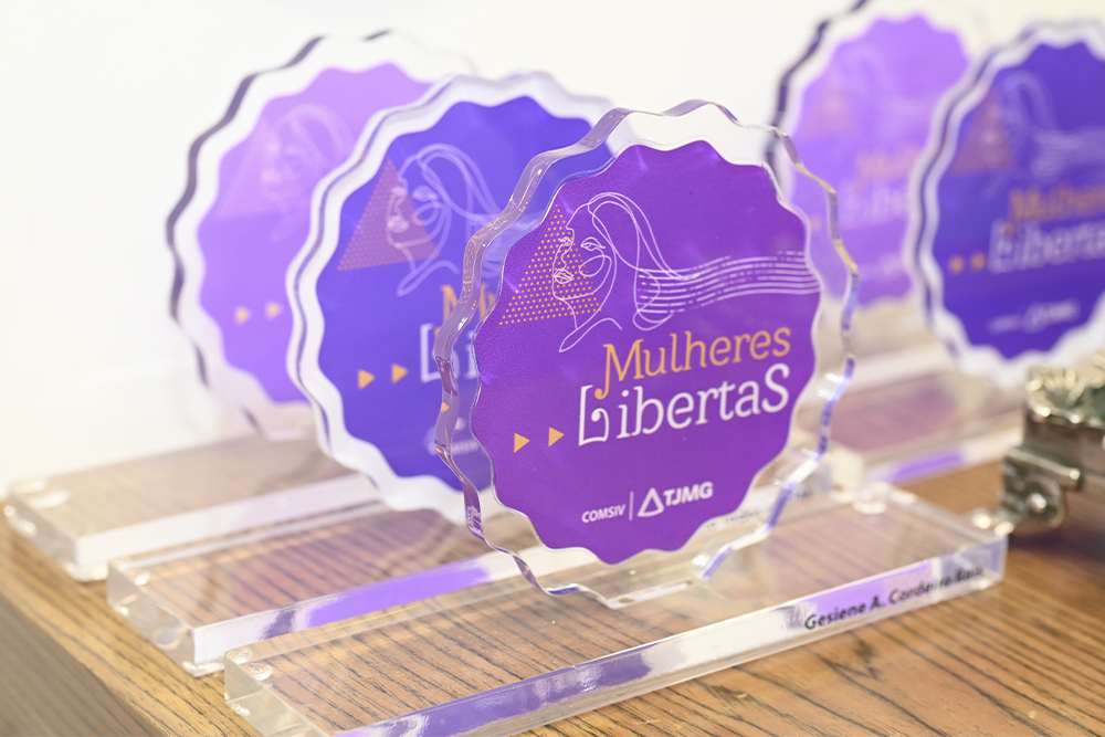 Not-3---Selo-Mulheres-Libertas.jpg