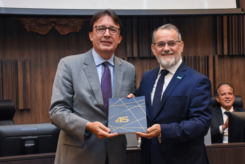 Not---Lancamento-do-livro-45-anos-da-EJEF-e-entrega-da-Medalha-de-Merito._6.jpg