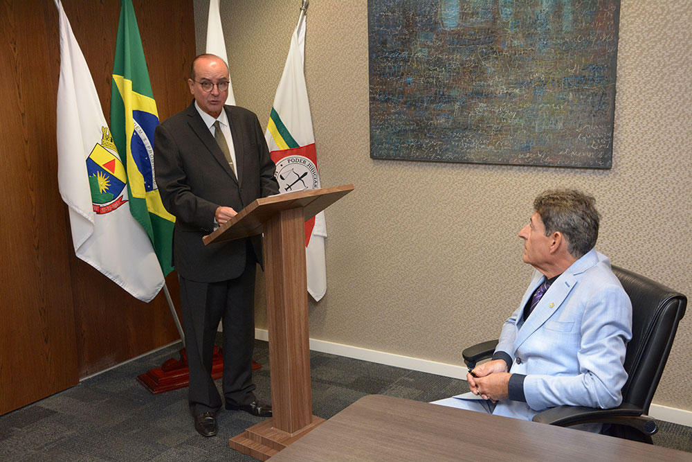Not---Entrada-em-exercicio-do-juiz-Milton-Livio-Lemos-Salles6.jpg
