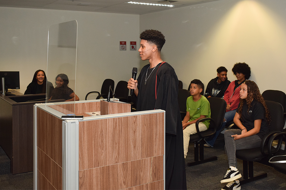 Not 5 Conhecendo o Judiciario CRAS Vila Cemig.jpg