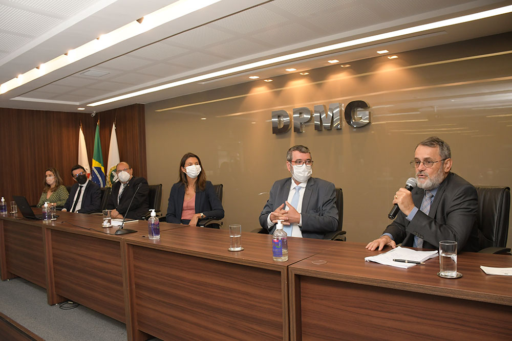 Not-Seminario-Especializacao-em-Direito-Sanitario-des.Dresch.jpg