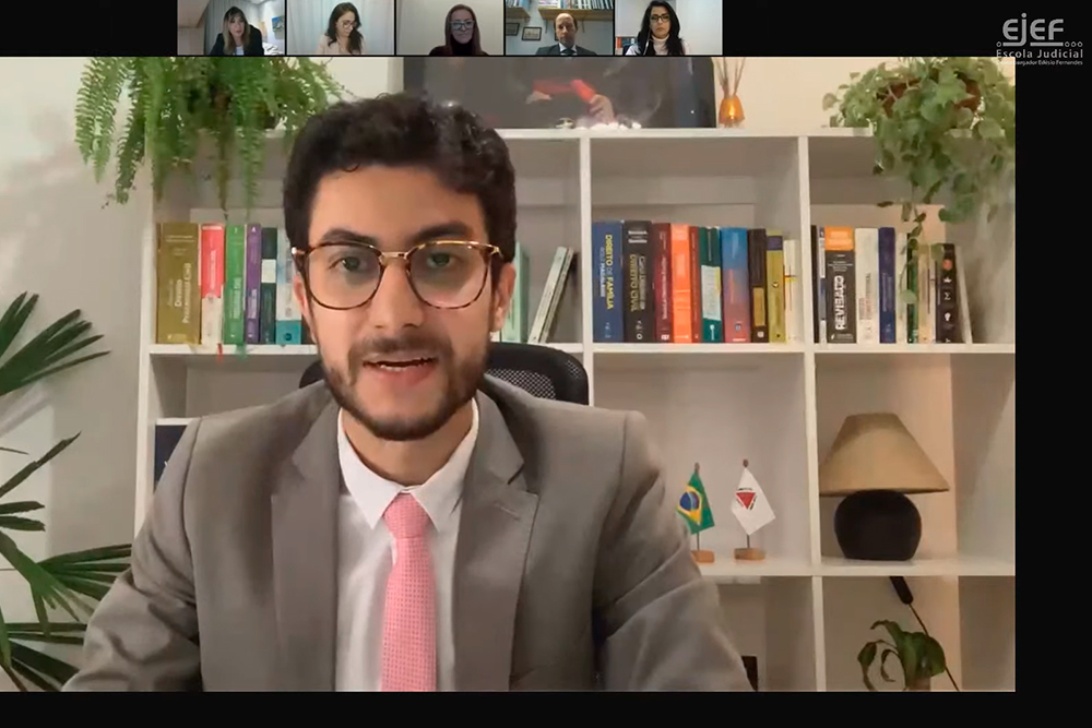 Advogado participa de vdeoconferência