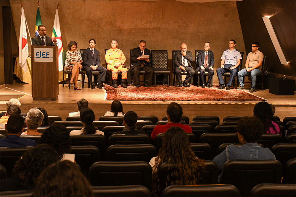 Not-Seminario-Comunicacao-PresCorreaJr1.jpg