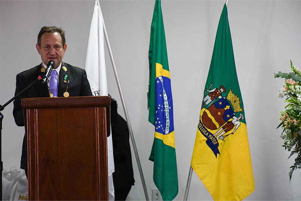 Not-MedalhaPedroAleixo1-presidente.jpg