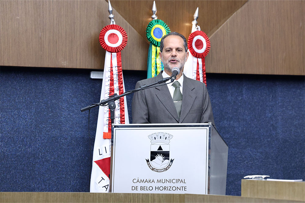 Not-Titulo-de-Cidadao-Honorario-ao-Pres-do-TJMG-Des-Correa-Junior-15-Julio-Cesar-Lorens.jpg