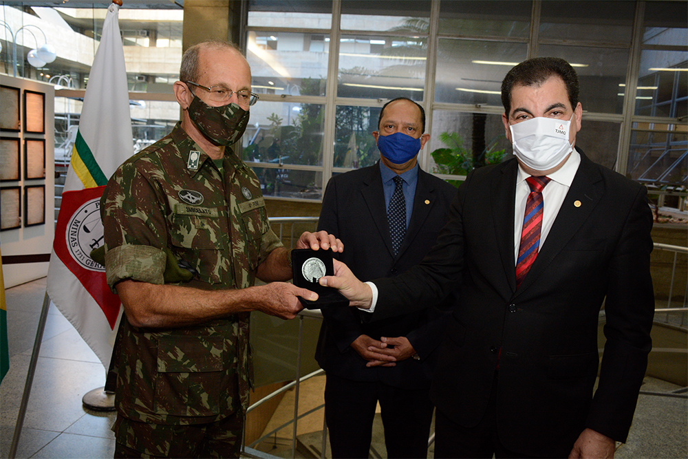 not-3-Homenagem-do-Comando-do-CPOR--CMBH-no-forum-Lafaiete.jpg