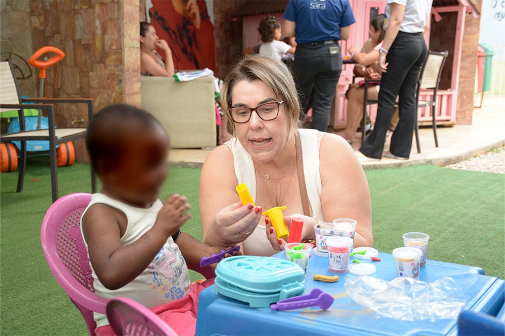 Not-Entrega-brinquedos-na-Fundacao-Sara-5.jpg