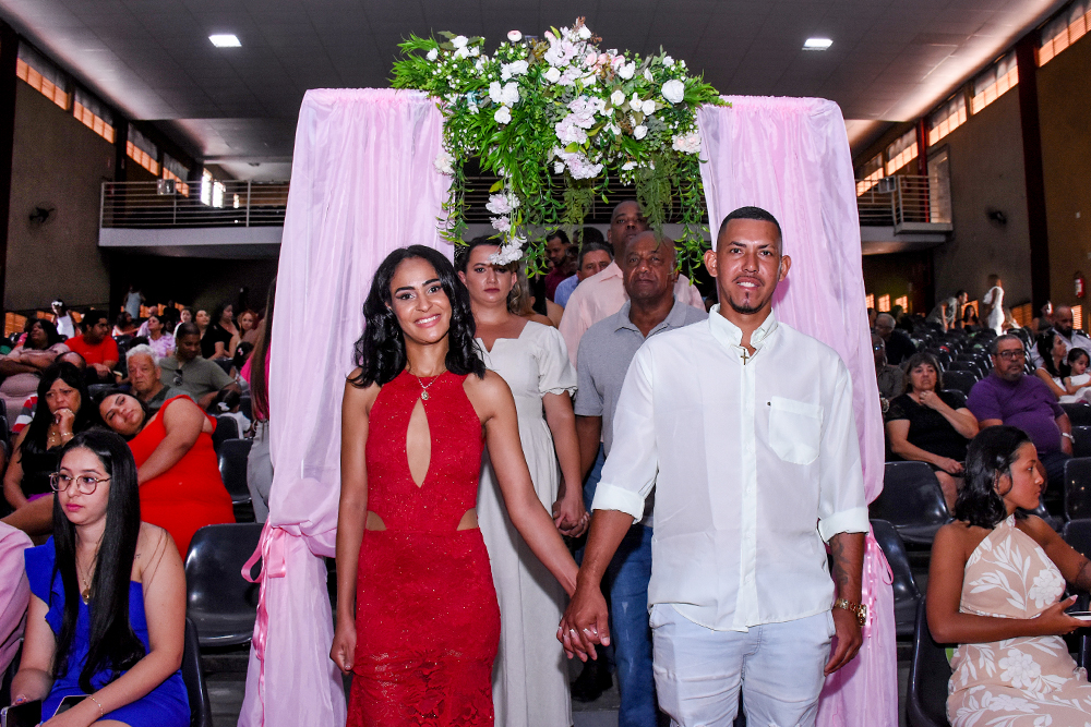 Not----Amanda-e-Ademir-Casamento-coltetivo-em-Ribeirao-das-Neves.5.jpg