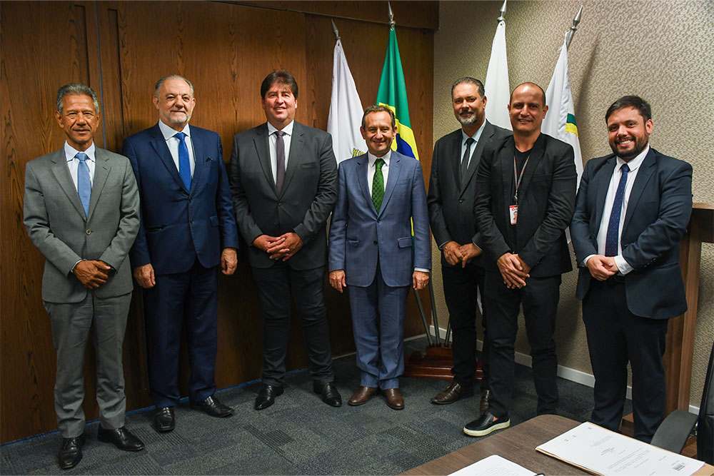 Not-visita-Comitiva-Camanducaia-presidencia.jpg