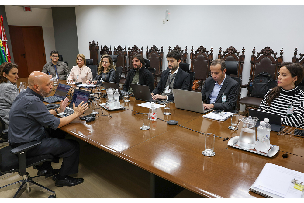Not---TJMG-visita-Judiciario-de-SC._2.jpg
