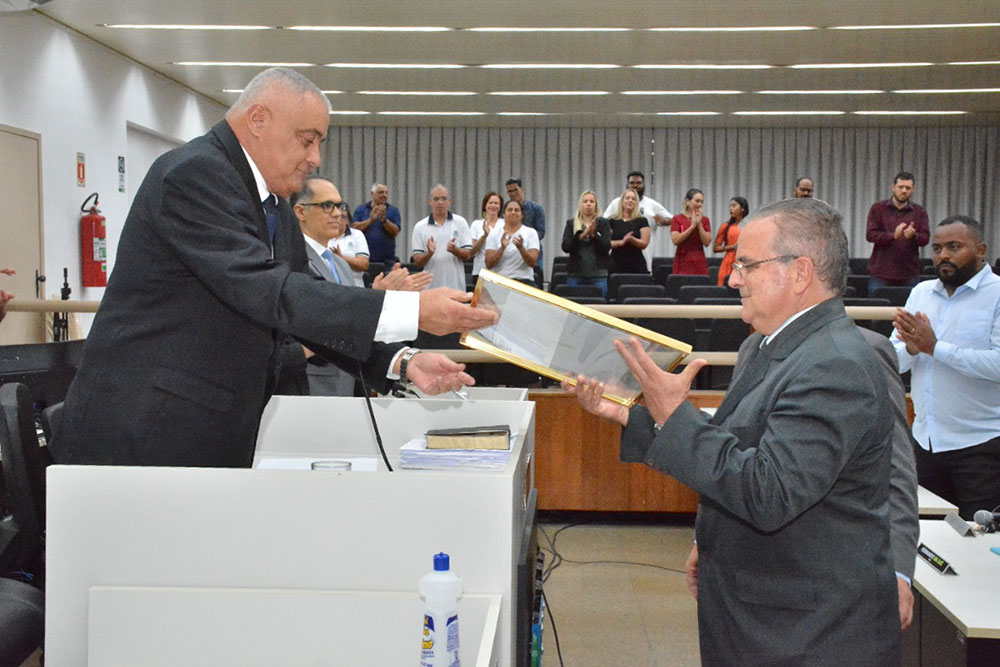 Not-entrega-cidadao-honorario-desRogerioMedeiros.jpg