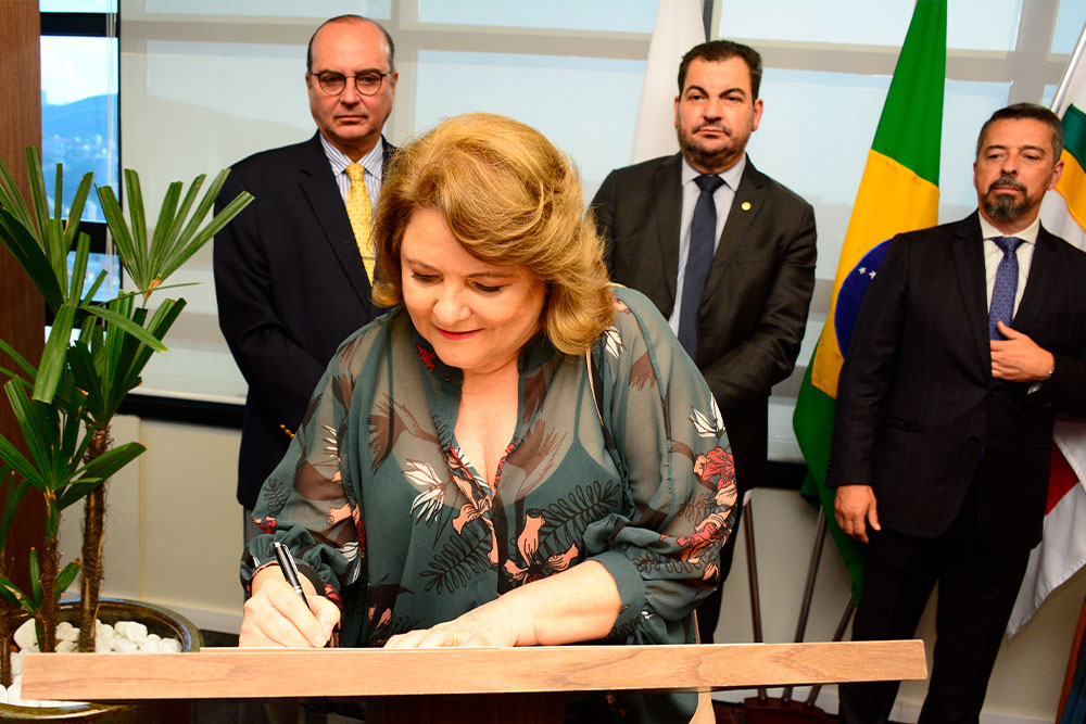 not---assinatura-de-termo-exercicio-da-Juiza-de-Direito-Luziene-Medeiros-do-Nascimento-Barbosa---6.jpg