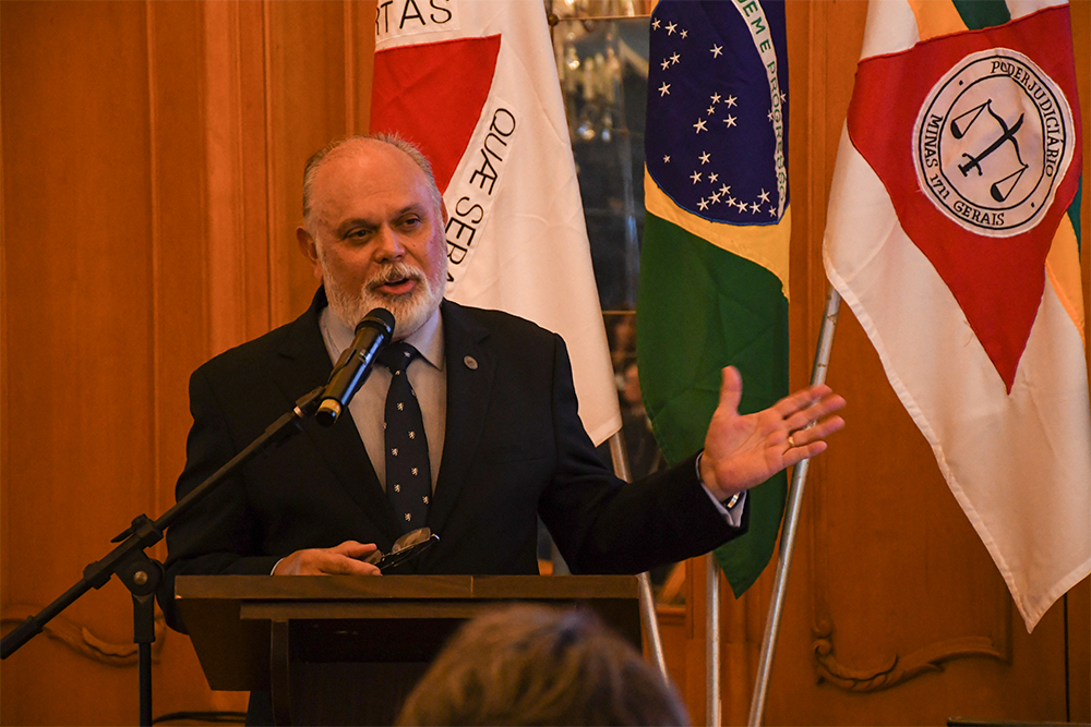 Not-37ENCOR-Abertura-DesSauloVersiani.jpg