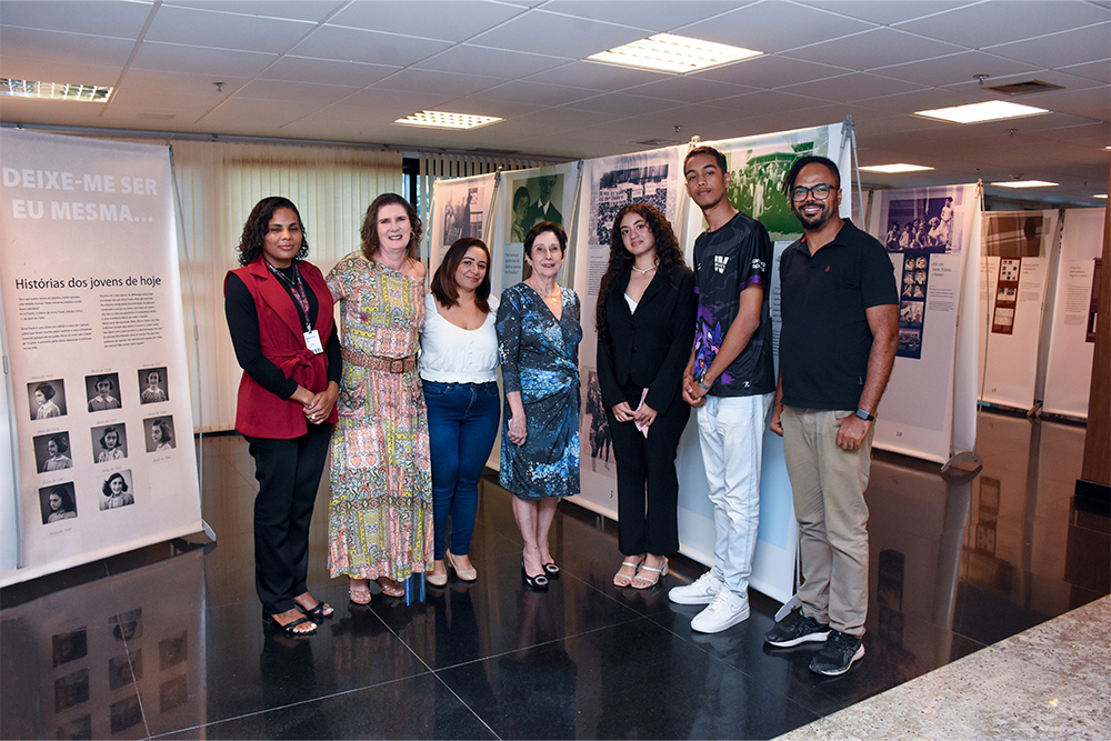 Not---Desa-Evangelina-Castilho-fala-com-alunos-participantes-do-proj.-Justica-vai-a-Escola._1.jpg