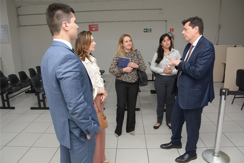 Not---Visita-da-Defensoria-Publica-ao-Forum-Venda-Nova-1.jpg