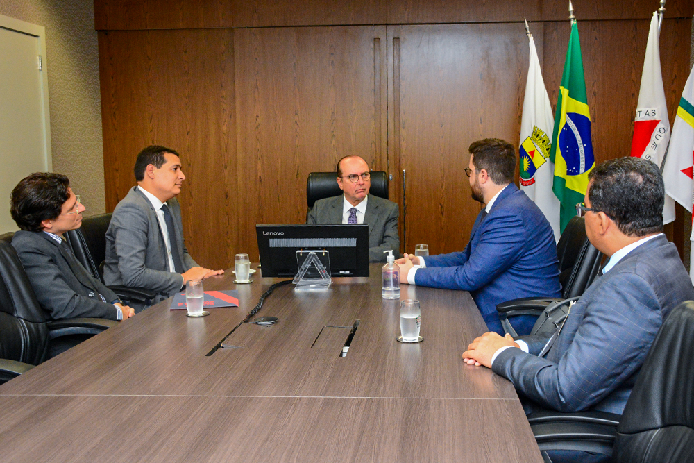not---Visita-Defensor-Publico-Federal-da-unidade-de-BH_-Dr-Vinicius-Diniz_-e-o-Defensor-Publico-Geral-Federal-indicado_-Dr-Igor-Roque---4-.jpg