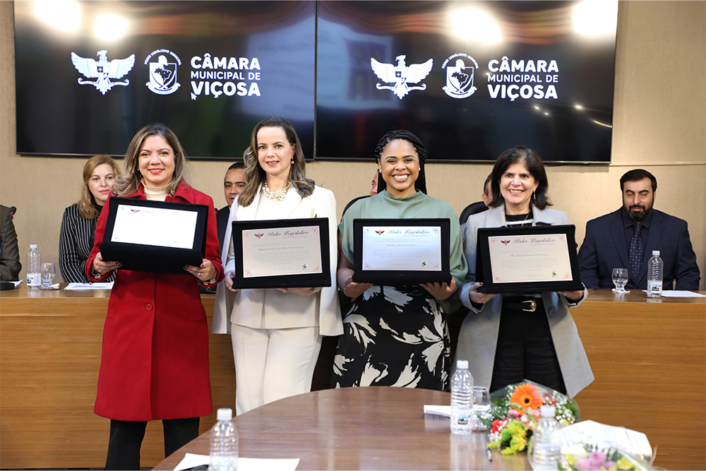 Not-Homenagem-juizas-Vicosa1.jpg