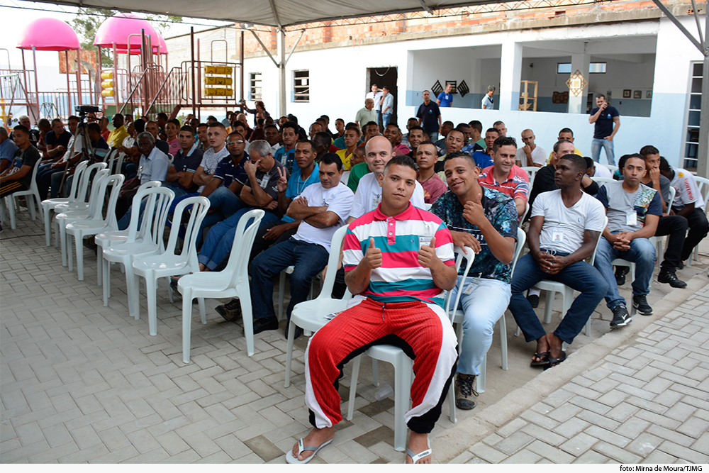 noticia03-inaugura__o-placa-apac-cons-lafaiete-27.05.19.jpg