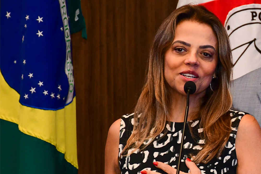 Not-repercussao-posse-ministroafranio-Esposa-Gisela-Vilela.jpg